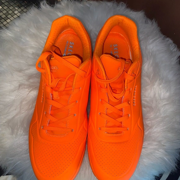 Skechers Uno Neon Orange Athletic Shoes - Picture 4 of 8